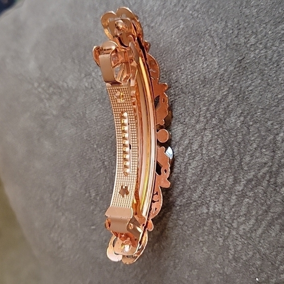 3/$30 ๐
บVTG Rose Gold Filigree Butterfly Rhinestone Hinged Fairycore Barrette - Picture 5 of 9